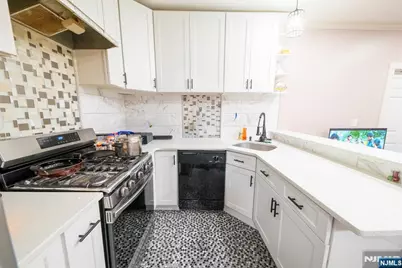 136 North Street, Jersey City, NJ 07307 - Photo 10