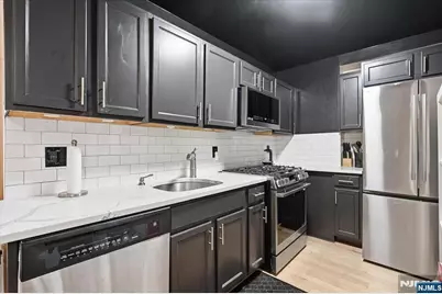 70 S Munn Avenue 408 #408, East Orange, NJ 07018 - Photo 16