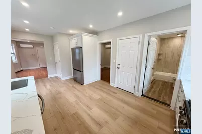 35 Claremont Avenue 2 #2, Montclair, NJ 07042 - Photo 4