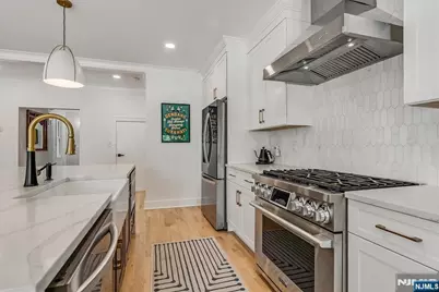 27 Montclair Avenue, Montclair, NJ 07043 - Photo 10