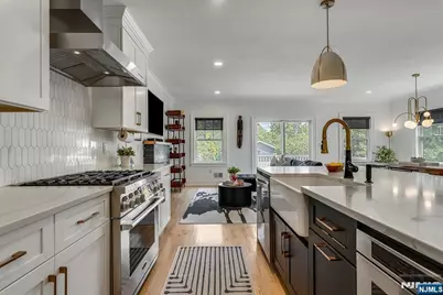 27 Montclair Avenue, Montclair, NJ 07043 - Photo 16