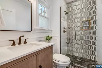 27 Montclair Avenue, Montclair, NJ 07043 - Photo 22