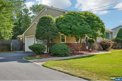 33 Maria Drive, Hillsdale, NJ 07642 - Photo 4