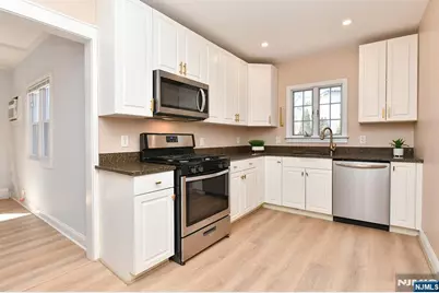 420 Carmita Avenue 1 #1, Rutherford, NJ 07070 - Photo 18