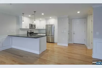 2-48 Grove Avenue 4 #4, Cedar Grove, NJ 07009 - Photo 4