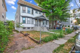 20 Edwin Pl, Newark, NJ 07112 - Photo 4