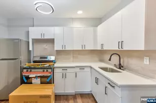 20 Edwin Pl, Newark, NJ 07112 - Photo 34