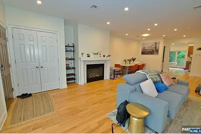 2408 Hammett Avenue, Fort Lee, NJ 07024 - Photo 10