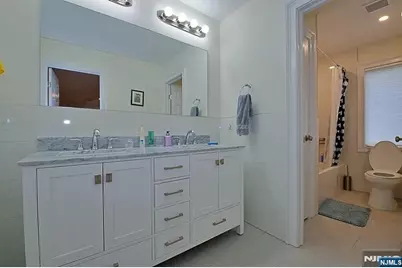 2408 Hammett Avenue, Fort Lee, NJ 07024 - Photo 14