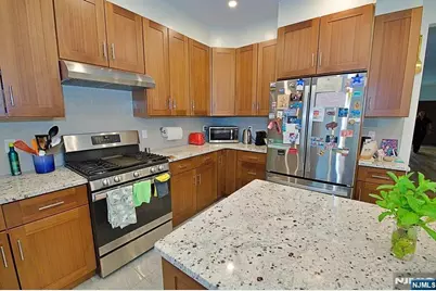 2408 Hammett Avenue, Fort Lee, NJ 07024 - Photo 4