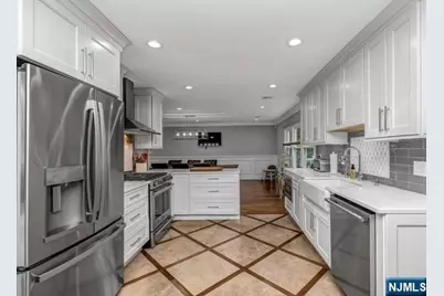 150 Fremont Avenue, Park Ridge, NJ 07656 - Photo 6