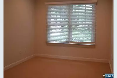 201-205 Franklin Avenue 201E #201E, Midland Park, NJ 07432 - Photo 18