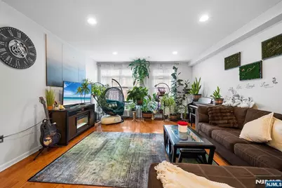9252 Kennedy Boulevard 204 #204, North Bergen, NJ 07047 - Photo 14