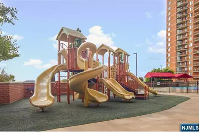 108 Harmon Cove Tower, Secaucus, NJ 07094 - Photo 20