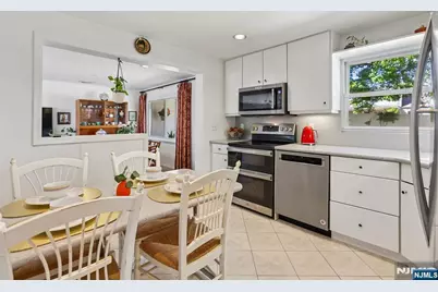 181 Behnke Avenue, Paramus, NJ 07652 - Photo 8