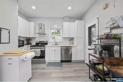 207 Van Winkle Avenue, Nutley, NJ 07110 - Photo 8