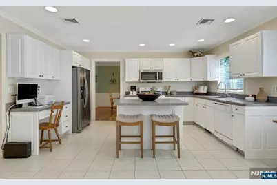 25 Hollywood Avenue, Emerson, NJ 07630 - Photo 12