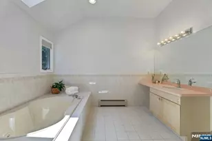 25 Hollywood Ave, Emerson, NJ 07630 - Photo 24