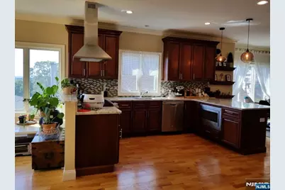 304 E Palisades Boulevard, Palisades Park, NJ 07650 - Photo 4