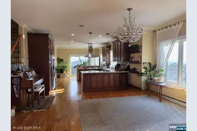 304 E Palisades Boulevard, Palisades Park, NJ 07650 - Photo 2