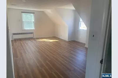 1013 Kent Place 2nd Floor #2nd floor, Franklin Lakes, NJ 07417 - Photo 2