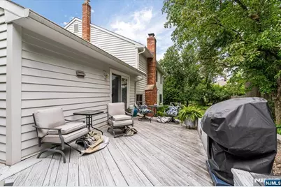 329 Glenwood Avenue, Leonia, NJ 07605 - Photo 34
