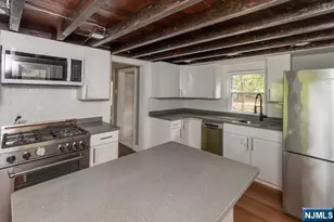 496 Manchester Ave, North Haledon, NJ 07508 - Photo 6