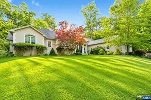 41 Wildwood Rd, Saddle River, NJ 07458 - Photo 4