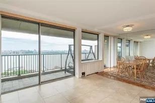 3 Horizon 1007, Fort Lee, NJ 07024 - Photo 4