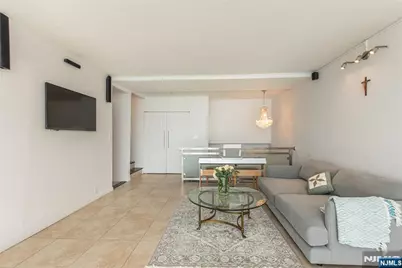 3 Horizon 1007 #1007, Fort Lee, NJ 07024 - Photo 8