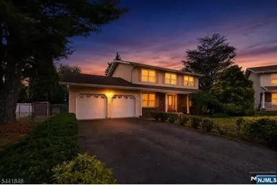 28 Amherst, Wayne, NJ 07470 - Photo 2