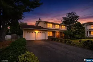 28 Amherst, Wayne, NJ 07470 - Photo 2