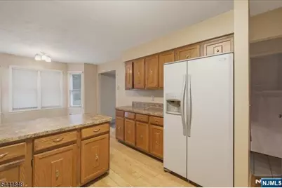 28 Amherst, Wayne, NJ 07470 - Photo 8