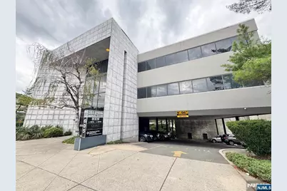 605 Broad Avenue 204 #204, Ridgefield, NJ 07657 - Photo 4
