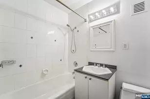 4 Horizon Rd, Fort Lee, NJ 07024 - Photo 30
