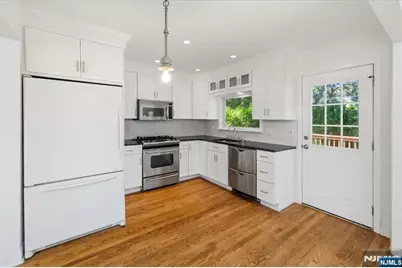 101 Pershing Road, Englewood Cliffs, NJ 07632 - Photo 8