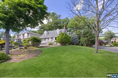101 Pershing Road, Englewood Cliffs, NJ 07632 - Photo 2