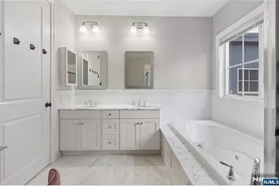 1600 Kaufer Lane 3 #3, Fort Lee, NJ 07024 - Photo 8