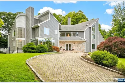 14 James Brite Circle, Mahwah, NJ 07430 - Photo 2