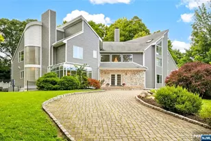 14 James Brite Cir, Mahwah, NJ 07430 - Photo 2