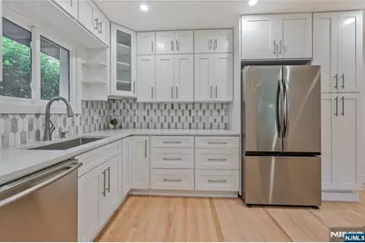 21 E Central Avenue, Bergenfield, NJ 07621 - Photo 8