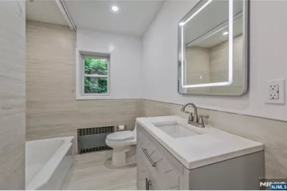 21 E Central Avenue, Bergenfield, NJ 07621 - Photo 10