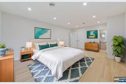 21 E Central Avenue, Bergenfield, NJ 07621 - Photo 12