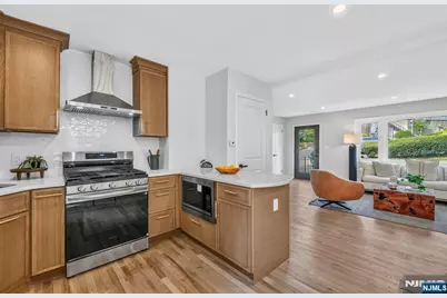 340 Northwood Way, Palisades Park, NJ 07650 - Photo 10