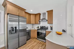 340 Northwood Way, Palisades Park, NJ 07650 - Photo 4