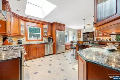 61 Brookview Drive, Woodcliff Lake, NJ 07677 - Photo 6