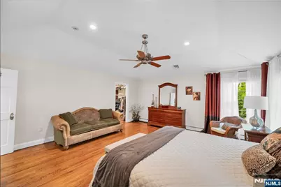 1025 Maple Drive, New Milford, NJ 07646 - Photo 26