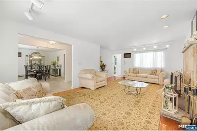 15 Pierrepont Avenue, Rutherford, NJ 07070 - Photo 6