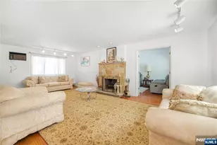 15 Pierrepont Ave, Rutherford, NJ 07070 - Photo 4