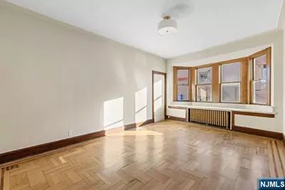 731B Anderson Avenue 2 #2, Cliffside Park, NJ 07010 - Photo 2